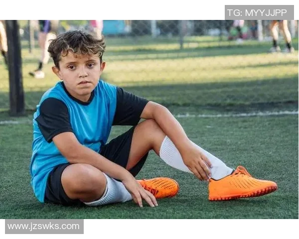 《聚焦足球史上50大传奇球星 探索他们的辉煌成就与球场传奇》