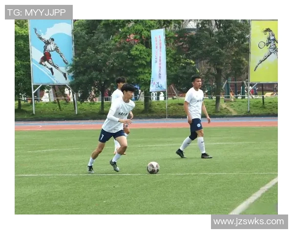 以足球巨星之子为灵感描绘少年梦想与绿茵激情交织的未来之光