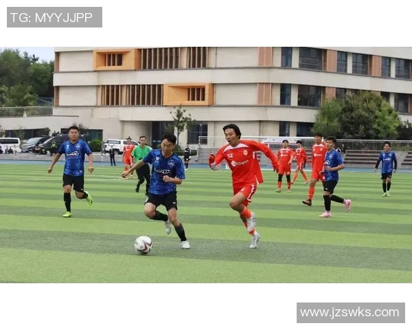 球星舞动足球梦技艺与激情的完美融合展现球场风采