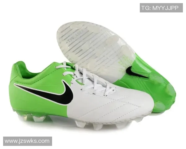 耐克足球鞋代言球星盘点及其在绿茵场上的精彩表现