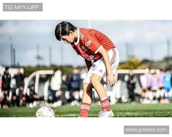 足球过人技巧最强球员排名：历史经典与当代天才的较量